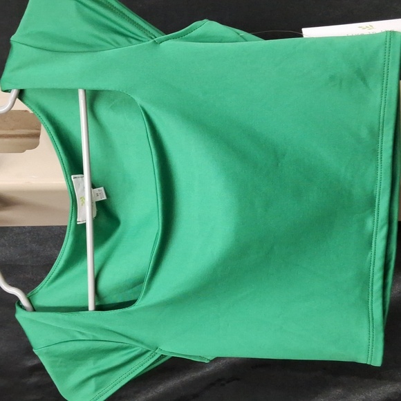 Green Square Neck Crop Top - Picture 5 of 6